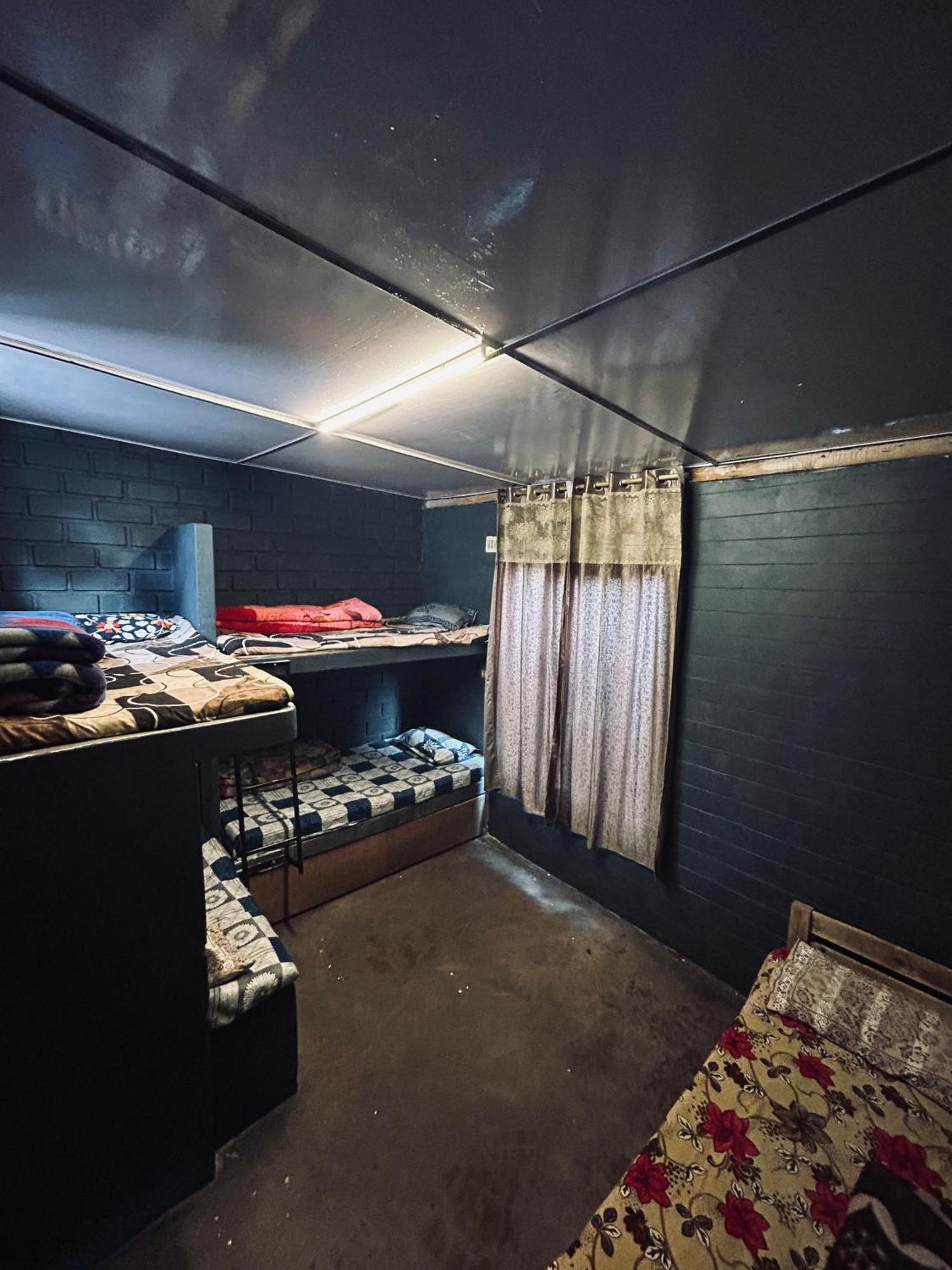 Isabella Hostel Шиллонг Экстерьер фото