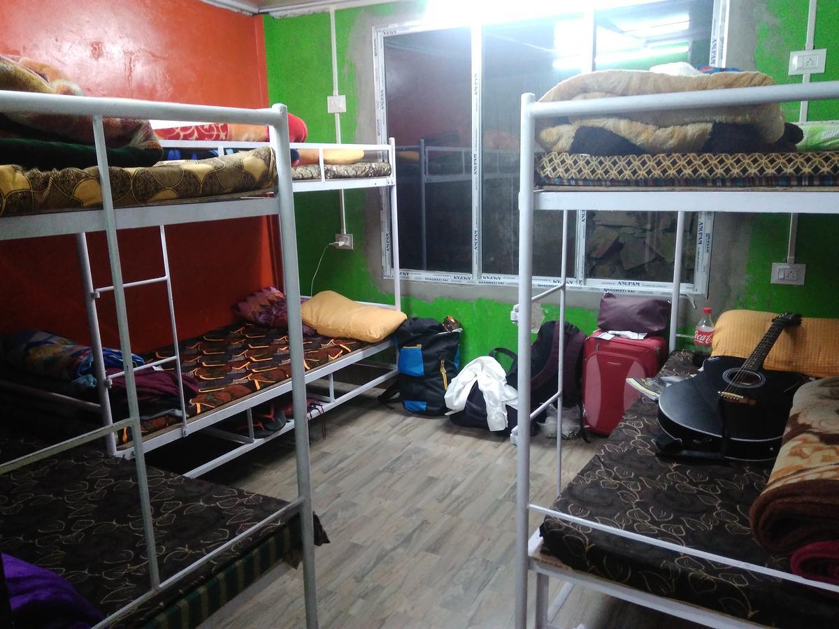 Isabella Hostel Шиллонг Экстерьер фото